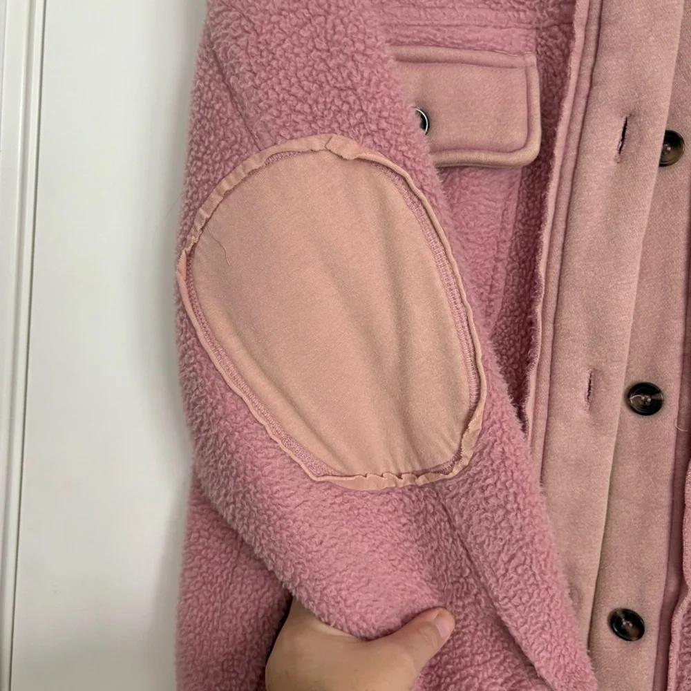Chelsea & Violet Women’s Pink Heavy Button Down Double Pocket Sherpa Shacket - L - Picture 3 of 8